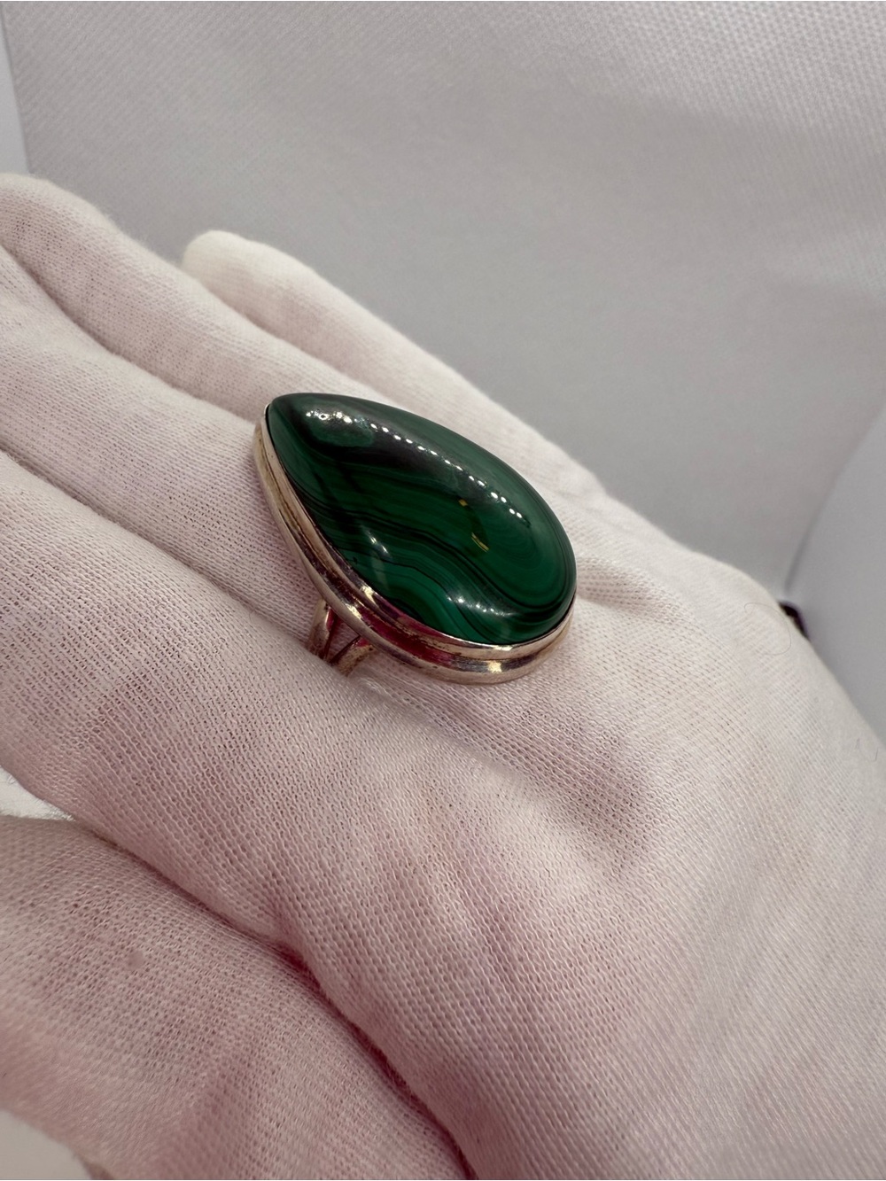 Southwestern Vintage Sterling Silver Malachite Statement Ring - Size 9 - Picture 12 of 16